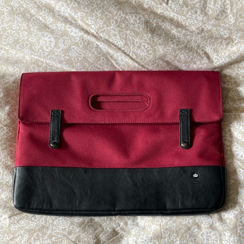 🎉2/$20🎉 Red and Black PKG Laptop Bag with Minimalist Design